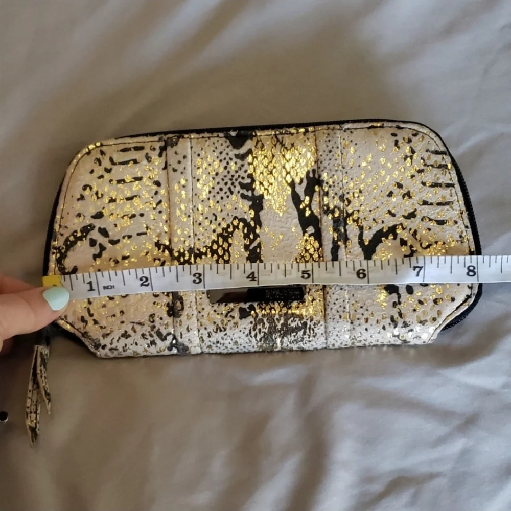 Kenneth Cole Reaction zippered waller gorgeous wallet-multi color - Picture 9 of 11